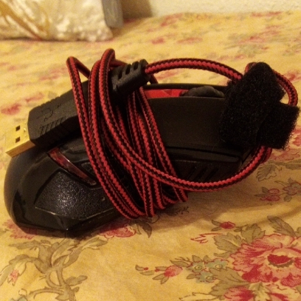 Redragon Gaming Mouse with Red and Black Design - Picture 3 of 5